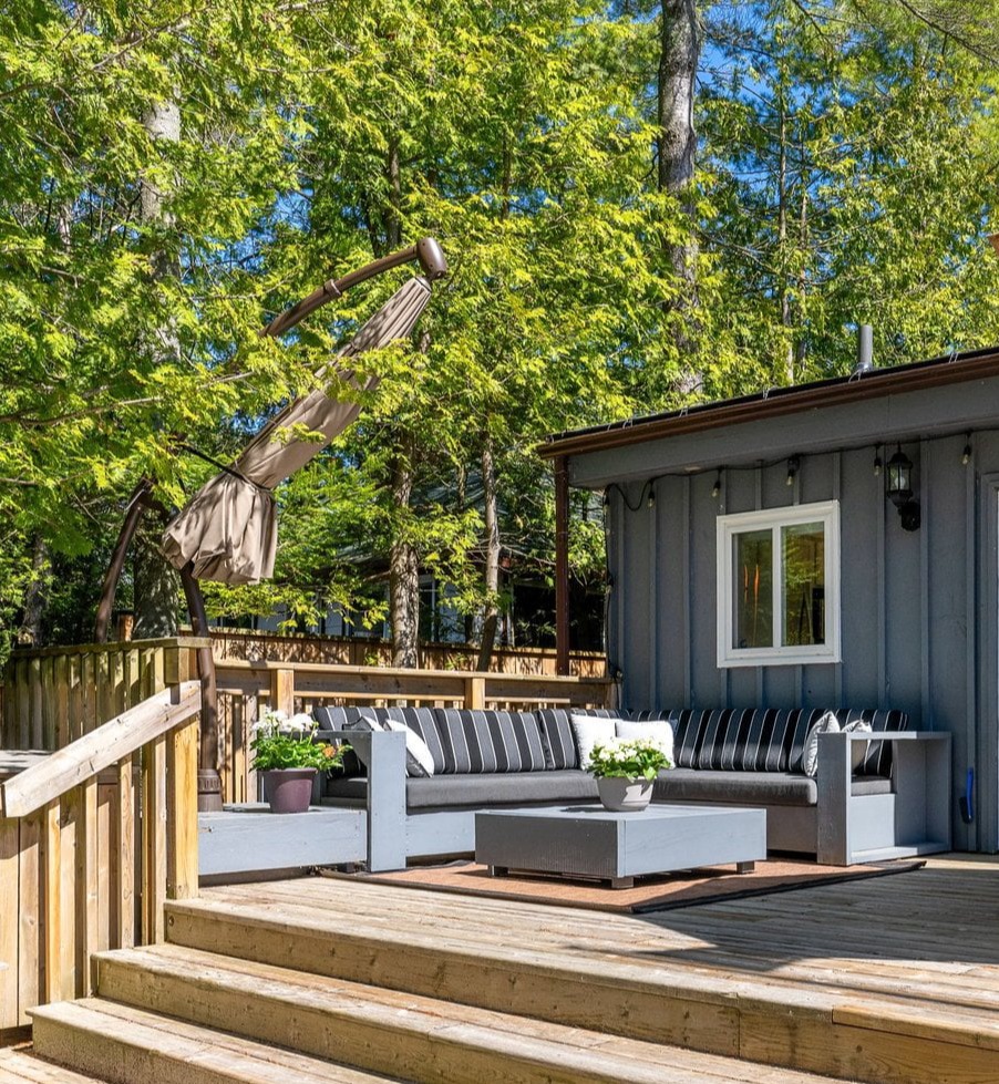 Outdoor Seating